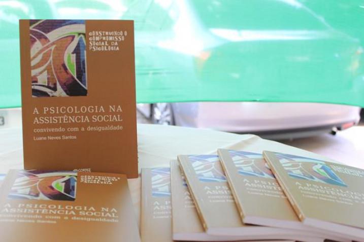 livro-a-psicologia-assistencia-social-bahiana-18-3-2015-10-jpg