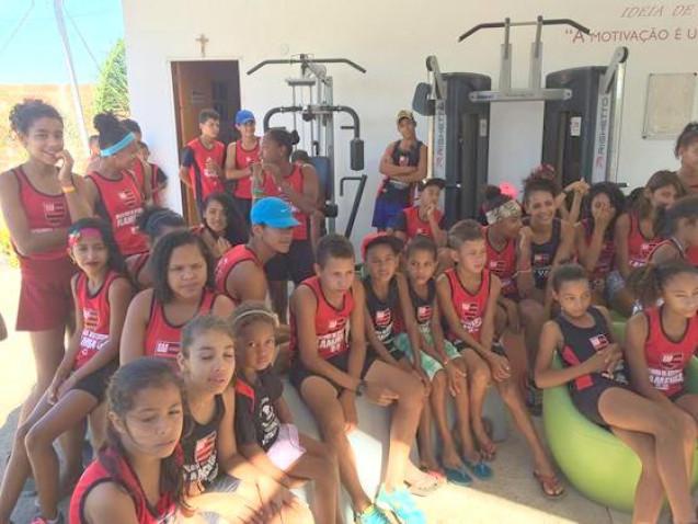 Bahiana-Acao-Escola-Atletismo-Flamengo-Ferrerinha-20-05-2016_(15)1.jpg