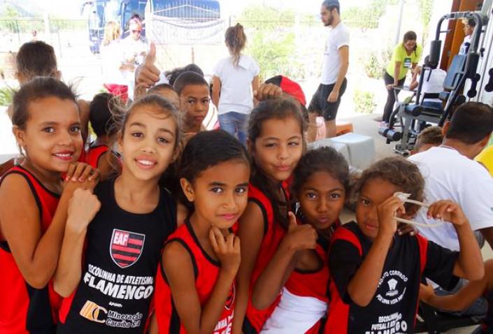 Bahiana-Acao-Escola-Atletismo-Flamengo-Ferrerinha-20-05-16_(19).jpg